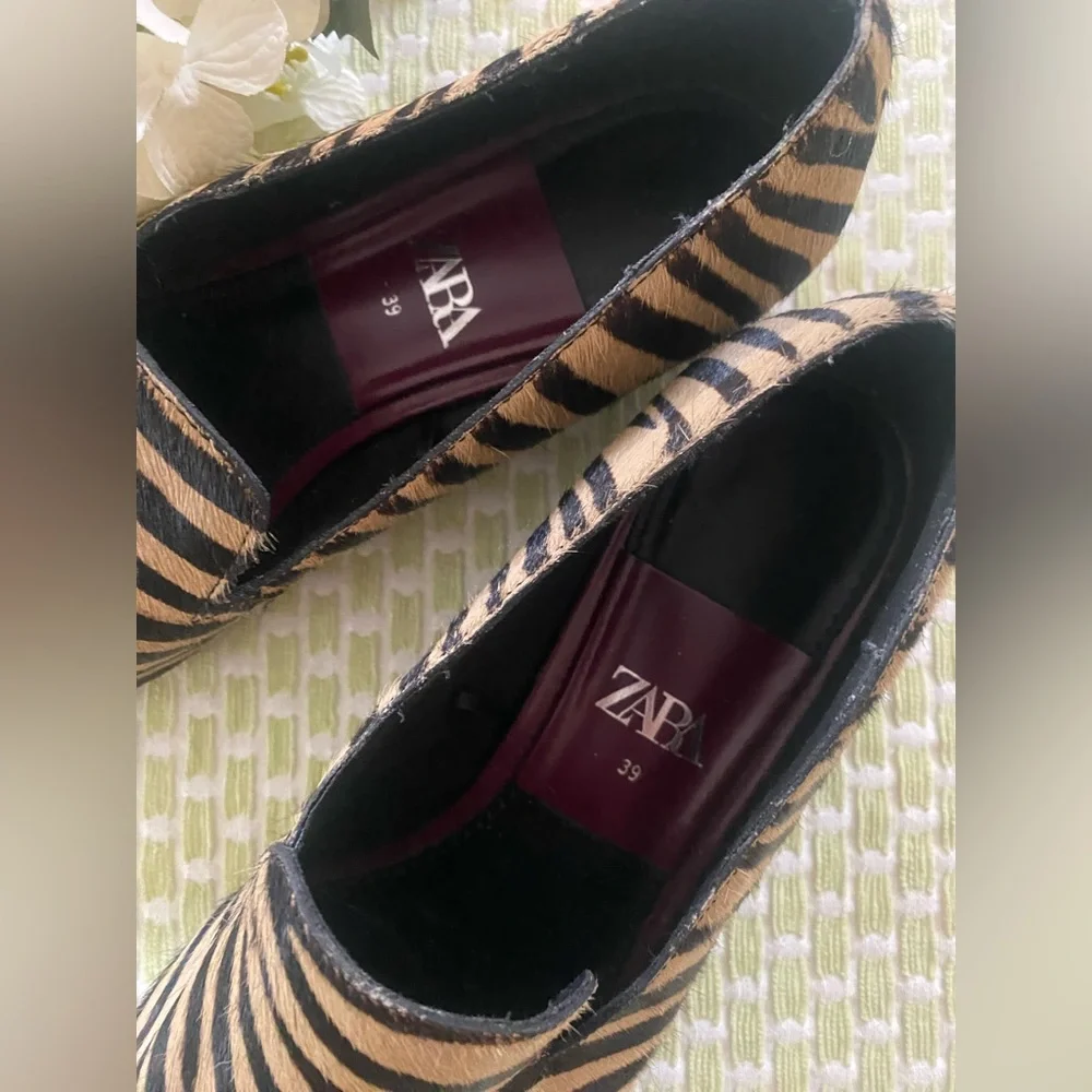 💝Zara Calf Hair Zebra Print Loafers💝 - Picture 2 of 9